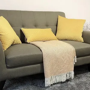 Modern Two-bedroom Suite: Centre Convenience Nottingham